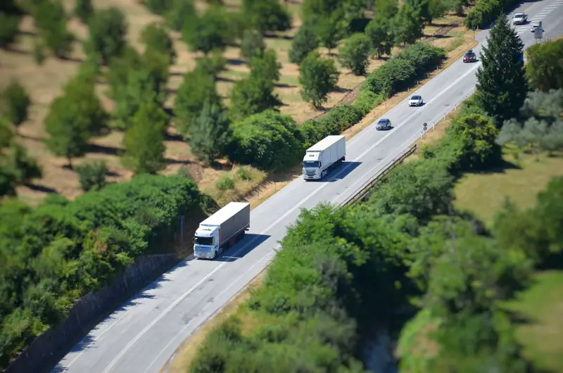 Tractocamiones en carretera